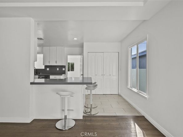 325 N Glenwood Place, Burbank CA 91506