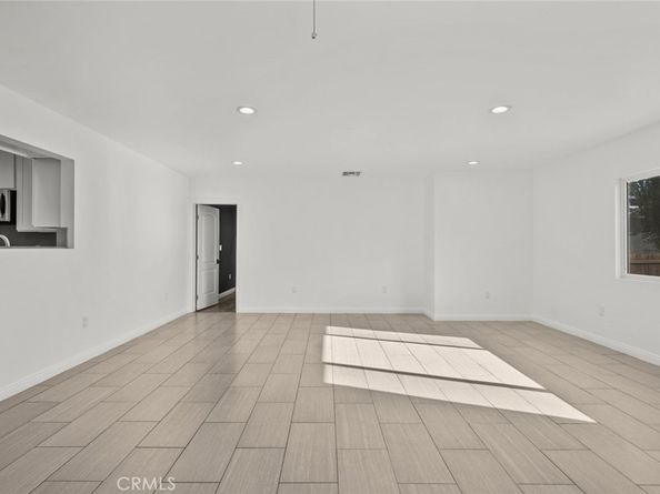 325 N Glenwood Place, Burbank CA 91506