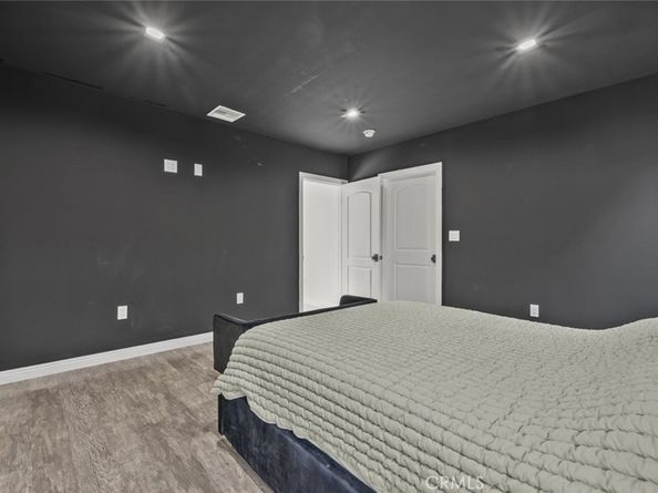 325 N Glenwood Place, Burbank CA 91506