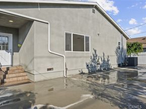 325 N Glenwood Place, Burbank CA 91506