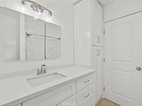325 N Glenwood Place, Burbank CA 91506