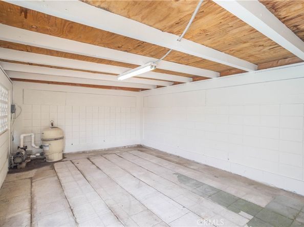 12715 Hart St, North Hollywood CA 91605