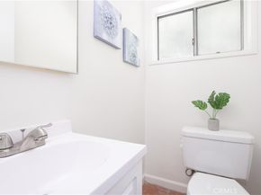 12715 Hart St, North Hollywood CA 91605