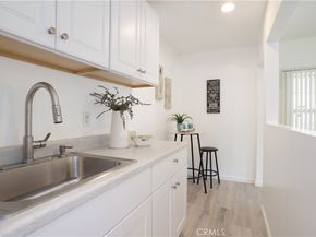 12715 Hart St, North Hollywood CA 91605