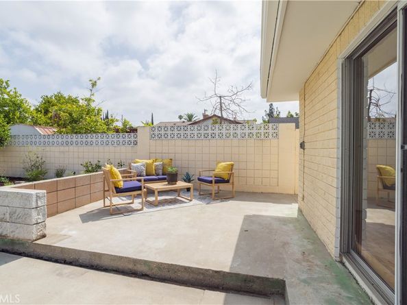 12715 Hart St, North Hollywood CA 91605