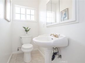 12715 Hart St, North Hollywood CA 91605