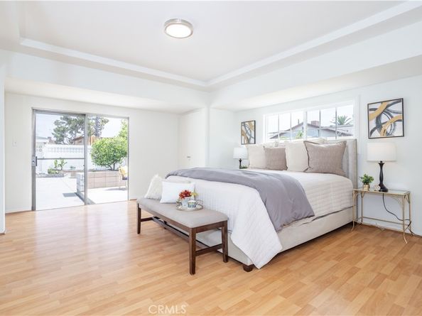12715 Hart St, North Hollywood CA 91605