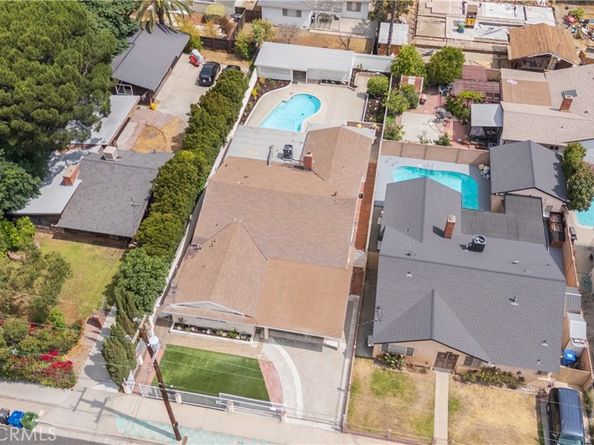 12715 Hart St, North Hollywood CA 91605