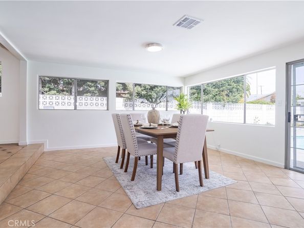 12715 Hart St, North Hollywood CA 91605