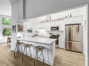 5805 Whitsett Avenue 201, Valley Village CA 91607