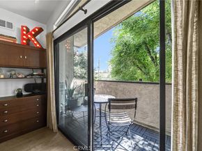 5805 Whitsett Avenue 201, Valley Village CA 91607