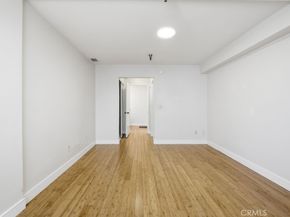 5143 Bakman 104, North Hollywood CA 91601