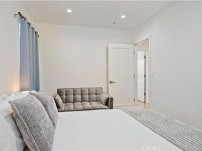 5907 Encino Avenue, Encino CA 91316