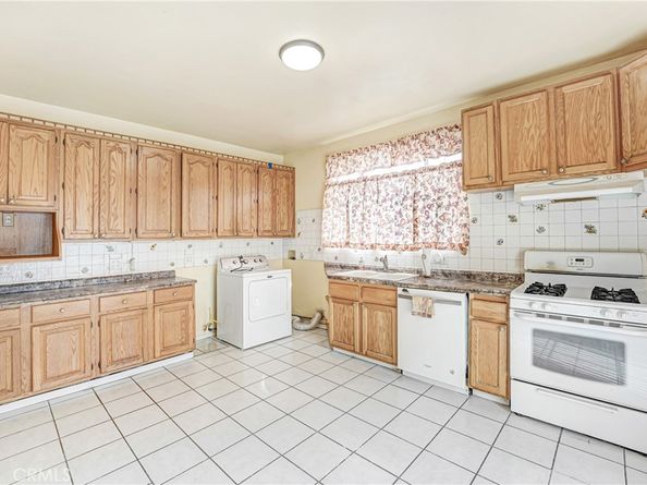 15426 Lemarsh, San Fernando CA 91345