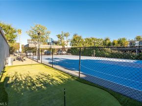6041 Fountain Park Street 9, Woodland Hills CA 91367