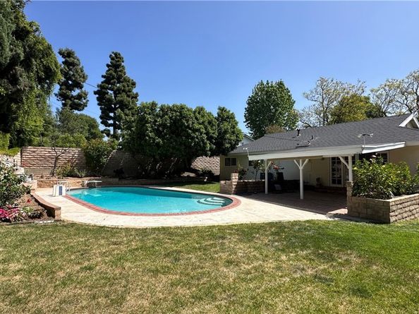9931 Amestoy Avenue, Northridge CA 91325
