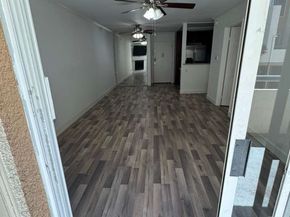 5550 Owensmouth 121, Woodland Hills CA 91367