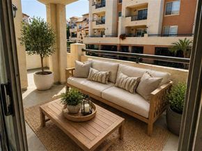 5550 Owensmouth 121, Woodland Hills CA 91367