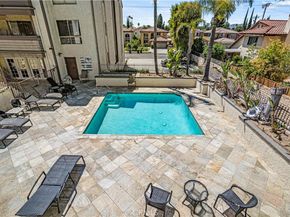 20253 Keswick Street 325, Winnetka CA 91306