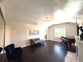 1978 S Holt Avenue, Los Angeles CA 90034