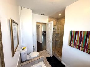 1978 S Holt Avenue, Los Angeles CA 90034