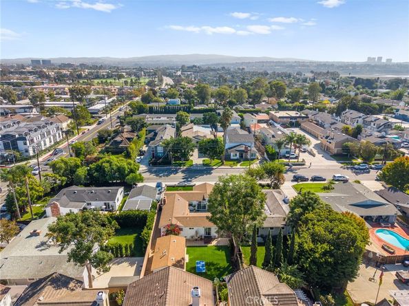 2689 Santa Ana Avenue, Costa Mesa CA 92627