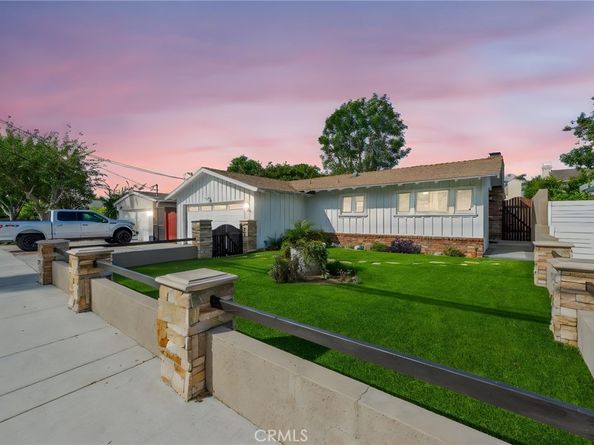 2689 Santa Ana Avenue, Costa Mesa CA 92627