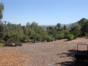 520 Woodland Hills Drive, Escondido CA 92029