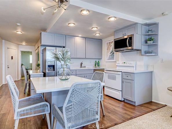 615 Esplanade 206, Redondo Beach CA 90277