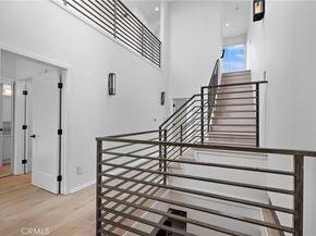 4151 Redwood Avenue #106, Los Angeles CA 90066