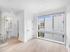 4151 Redwood Avenue #106, Los Angeles CA 90066