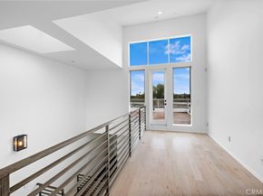 4151 Redwood Avenue #106, Los Angeles CA 90066