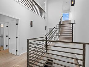 4151 Redwood Avenue #106, Los Angeles CA 90066
