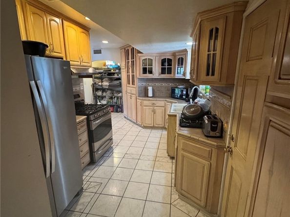 1617 261st Street, Harbor City CA 90710