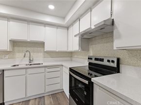 2352 Altisma 4, Carlsbad CA 92009