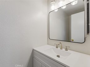 2352 Altisma 4, Carlsbad CA 92009