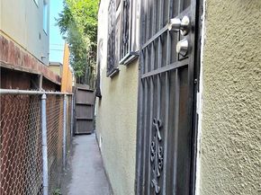 1249 W 39th Street 2, Los Angeles CA 90037