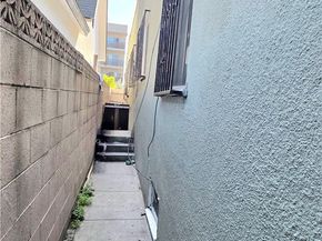 1249 W 39th Street 2, Los Angeles CA 90037