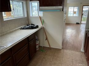 1947 Delta, Los Angeles CA 90026