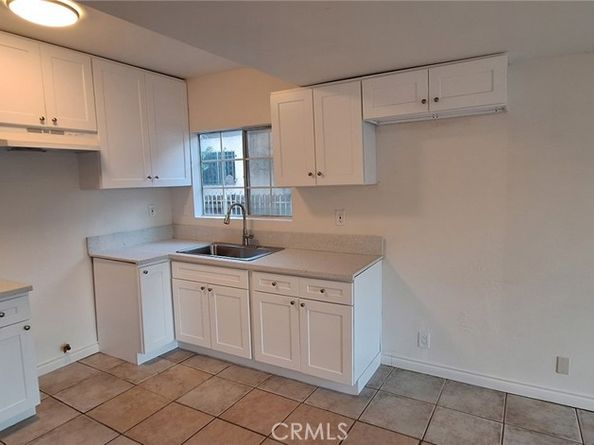 859 E 53rd Street 2, Los Angeles CA 90011