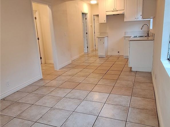 859 E 53rd Street 2, Los Angeles CA 90011