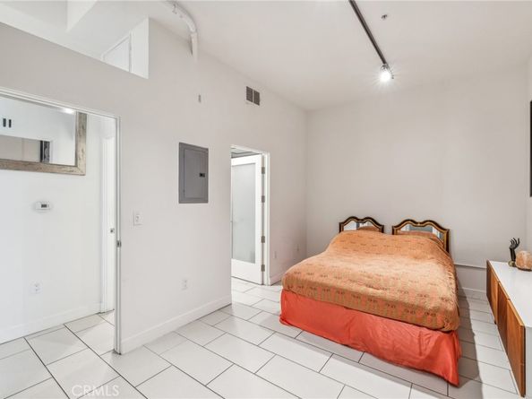 939 S Broadway 413, Los Angeles CA 90015