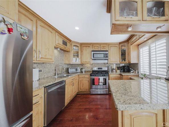 9775 Via Roma, Burbank CA 91504