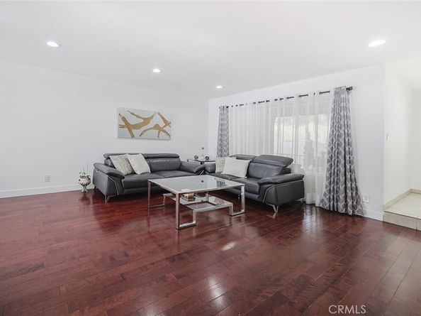 9775 Via Roma, Burbank CA 91504