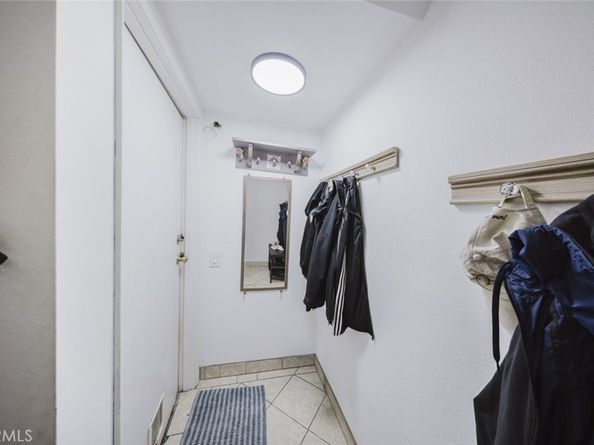 9775 Via Roma, Burbank CA 91504