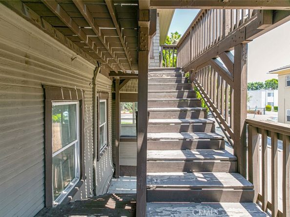 325 S Los Robles Avenue, Pasadena CA 91101