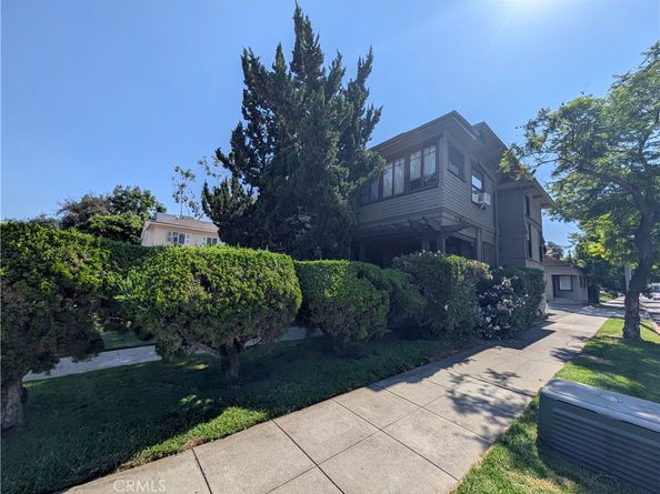 325 S Los Robles Avenue, Pasadena CA 91101