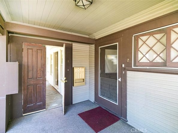 325 S Los Robles Avenue, Pasadena CA 91101