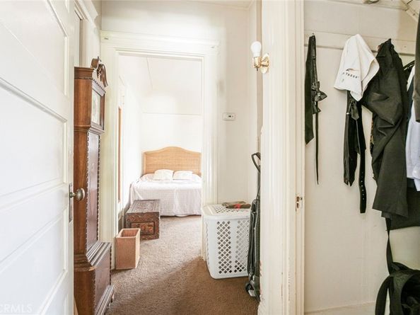 325 S Los Robles Avenue, Pasadena CA 91101