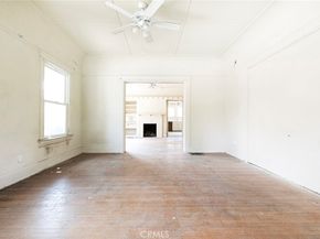 325 S Los Robles Avenue, Pasadena CA 91101